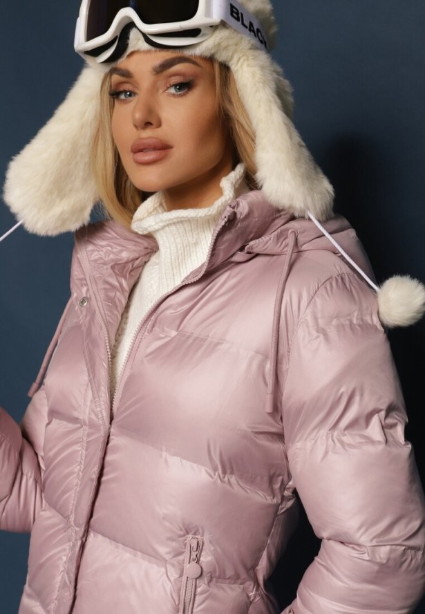 Różowa Długa Kurtka z Kapturem Kieszeniami i Dwustronnym Suwakiem Zdobiona Pikowaniem Sanaviel