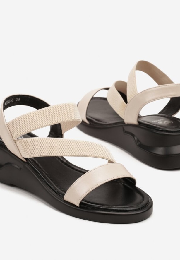 Beżowe Sandały na Koturnie z Plecionymi Paskami Evarisna