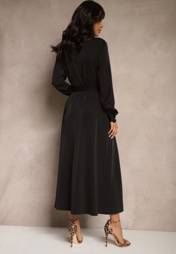 Czarna Satynowa Sukienka w Stylu Szmizjerki z Imitacjami Kieszeni i Paskiem Vaminay