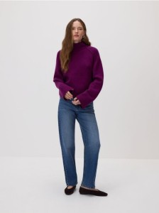 Wełniany sweter z golfem - burgundowy