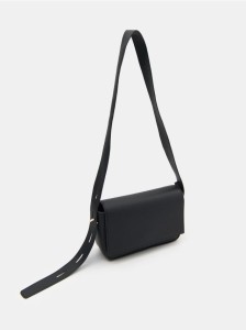 Mała torebka zapinana na zamek i magnes - czarny