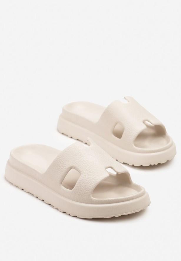 Beżowe Klapki z Ozdobnymi Wycięciami Kinrela