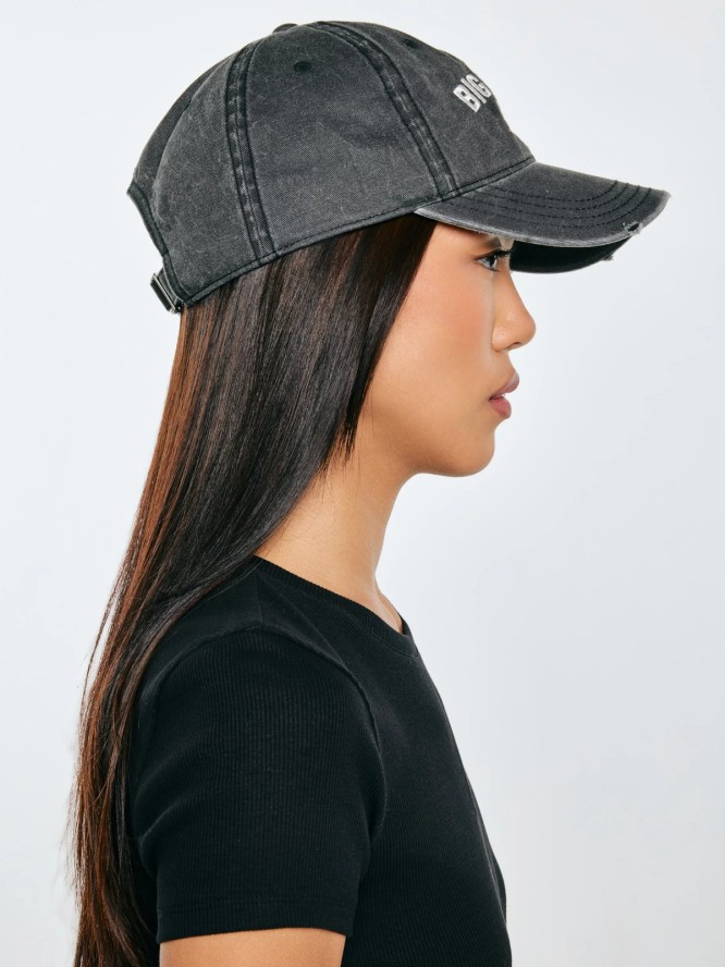 Czapka z daszkiem jeansowa z efektem postarzania czarna Densi 906
