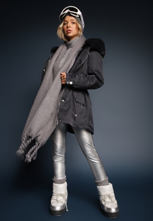 Granatowa Kurtka Typu Parka z Kapturem i Futerkiem z Możliwością Odpięcia Marindria