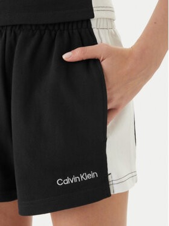 Calvin Klein Swimwear Szorty materiałowe LV00Q61153 Czarny Regular Fit