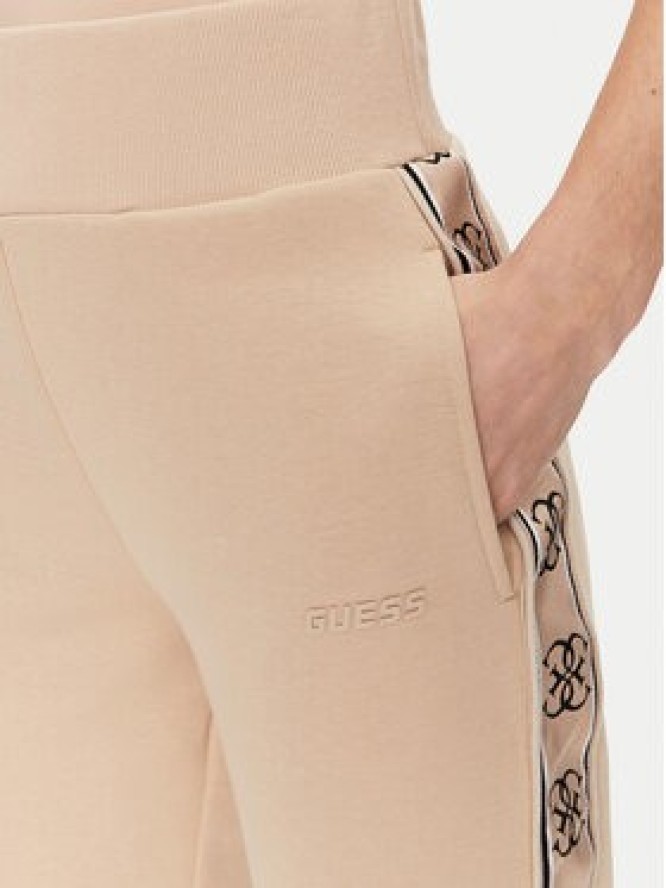 Guess Spodnie dresowe V2YB15 KB3P2 Beżowy Regular Fit