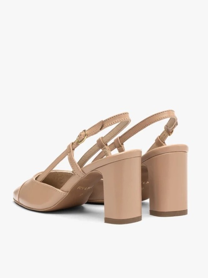 Beżowe czółenka typu slingback