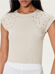Krótka koszulka z dżetami - kremowy