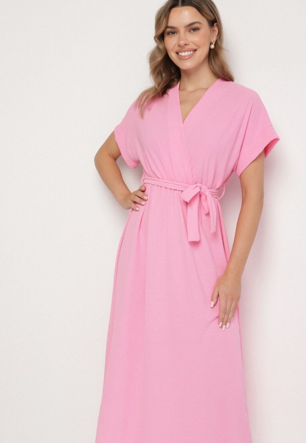 Różowa Sukienka o Rozkloszowanym Kroju z Wiązanym Paskiem Sepelina