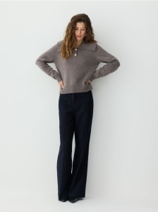 Wełniany sweter z dodatkiem kaszmiru - beżowy