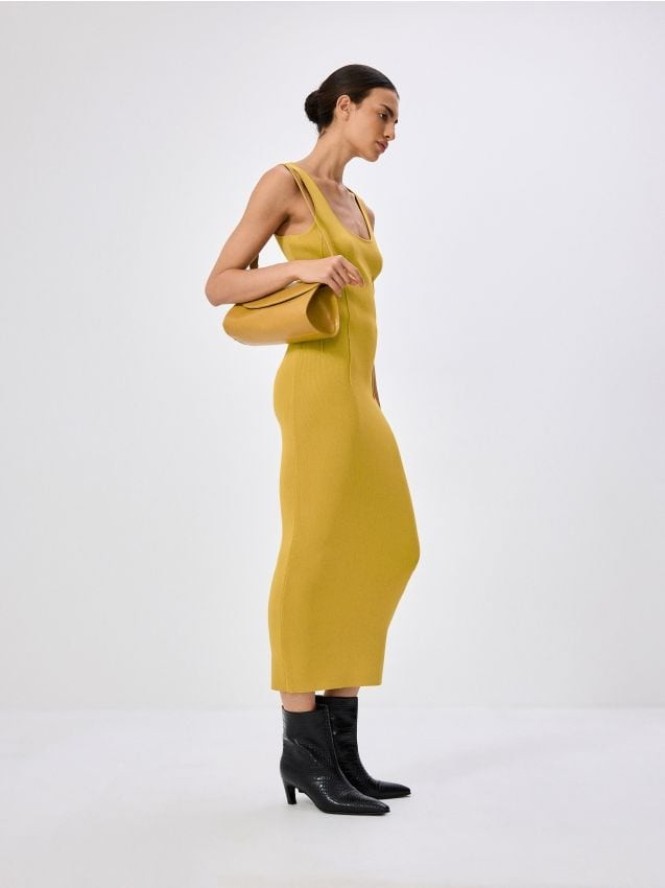 Sukienka midi z wiskozą - warm olive