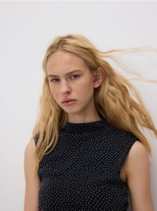 Bluzka z metalizowaną nicią - czarny