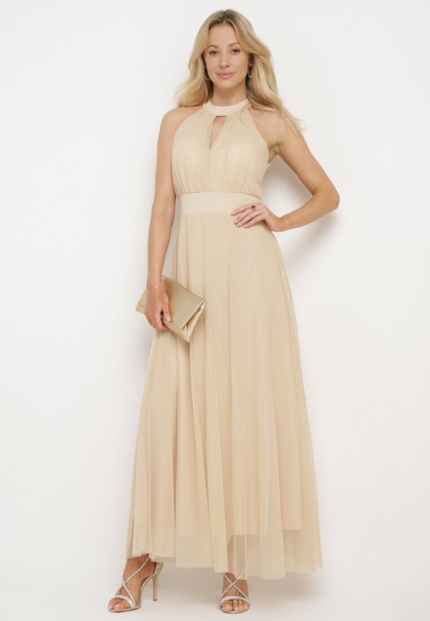Beżowa Wieczorowa Sukienka ze Stójką Wiązana w Talii Ozdobiona Siateczką Nestasoni