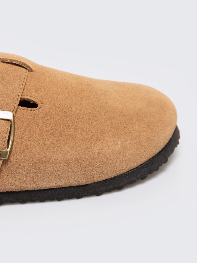 Klapki damskie ze skóry naturalnej brązowe RR274A602 803