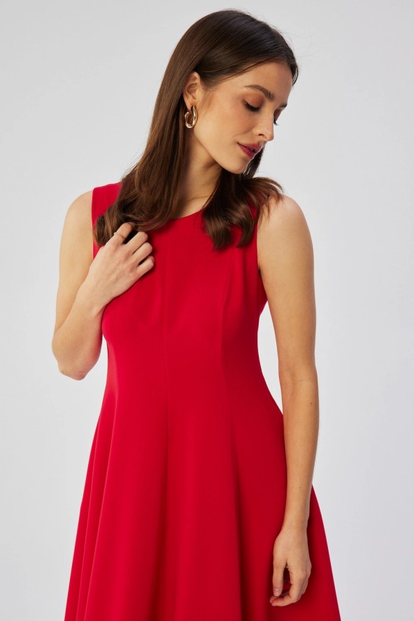 Elegancka rozkloszowana sukienka koktajlowa czerwona