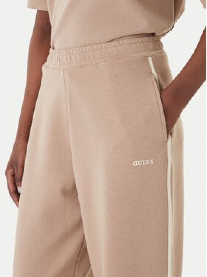 Guess Spodnie dresowe V6GB02 K2915 Beżowy Regular Fit