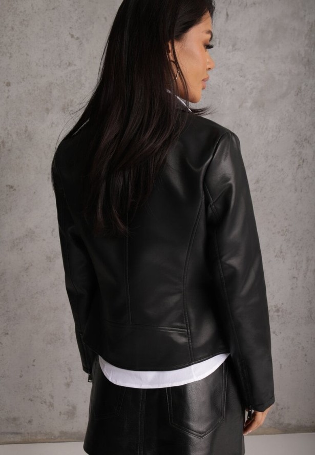 Czarna Taliowana Kurtka Ramoneska z Suwakami na Mankietach Leanelora