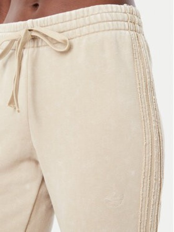 adidas Spodnie dresowe Sst Bootcut Pant KT1915 Beżowy Bootcut Fit