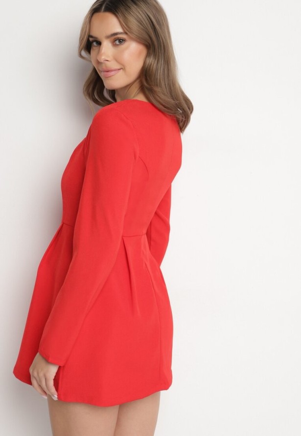 Czerwona Sukienka Taliowana z Kwadratowym Dekoltem Jelzemis