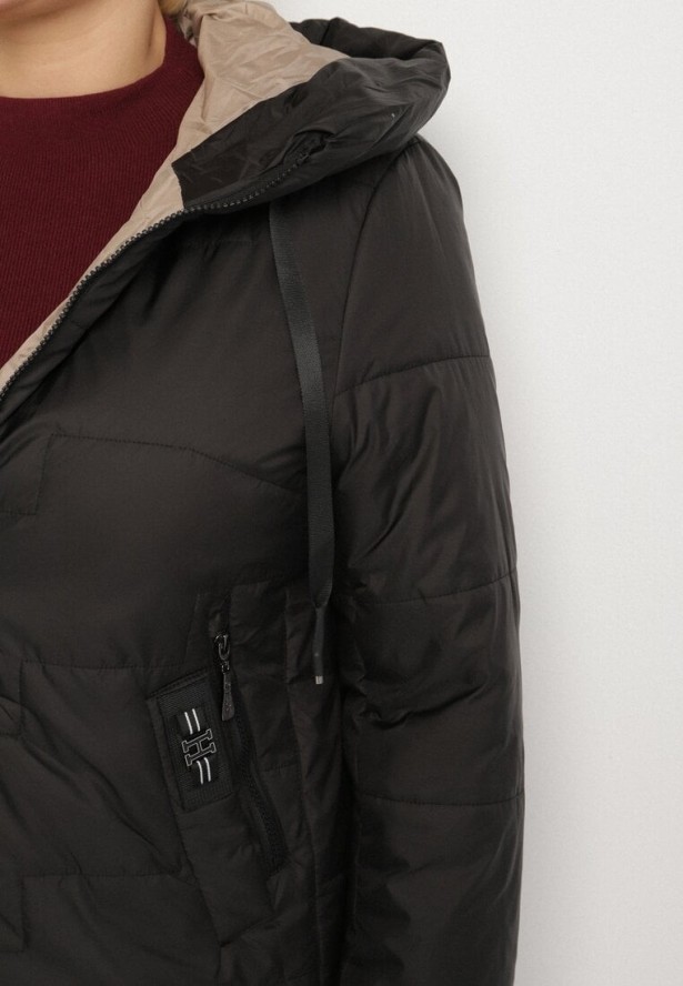 Czarna Pikowana Kurtka z Kapturem i Ozdobnymi Suwakami Tulirisa