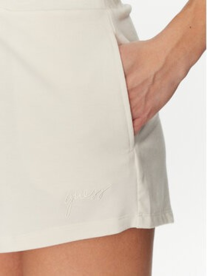 Guess Szorty materiałowe O5GD06 KCQP2 Niebieski Regular Fit