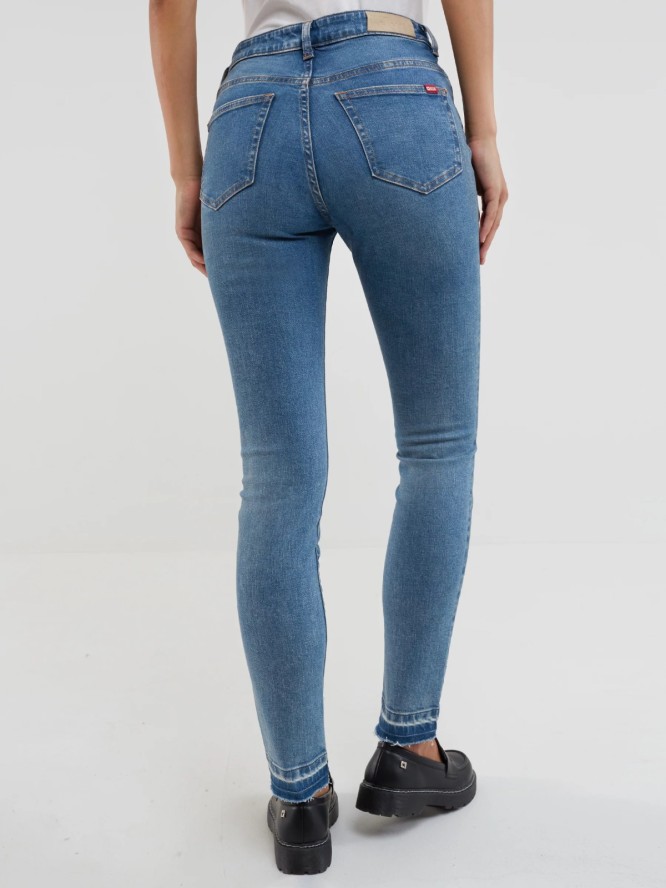 Jeansy damskie skinny z przetarciami niebieskie Adela 483