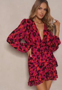 Czerwona Marszczona Taliowana Sukienka w Panterkę z Kopertowym Dekoltem na Zatrzask z Falbanami Sintleia