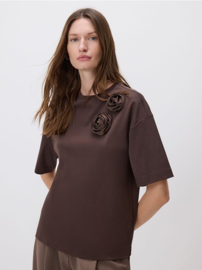 T-shirt z merceryzowanej bawełny - ciemnobrązowy
