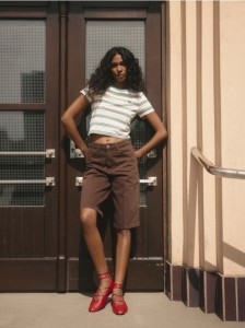 Jeansowe szorty z kantem - brązowy