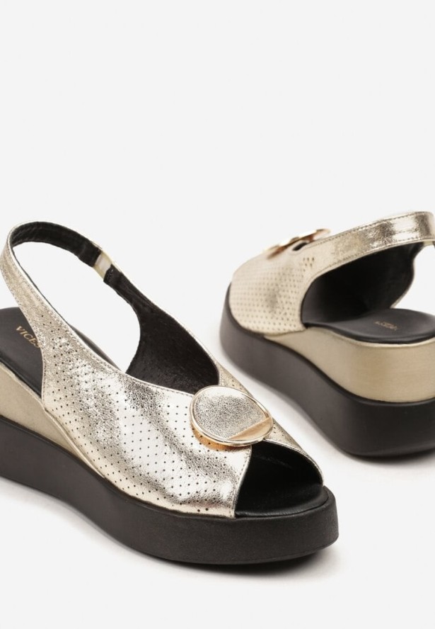 Złote Sandały Vices na Koturnie Ażurowe z Ozdobą Aterina