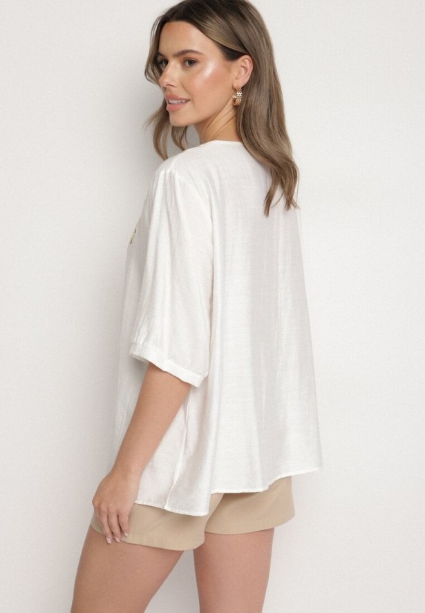 Biała Bawełniana Bluzka z Haftowanymi Zdobieniami Przy Dekolcie Mirundria