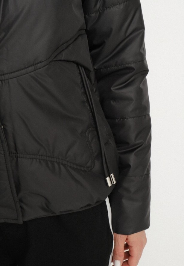 Czarna Casualowa Kurtka z Kapturem i Ozdobnymi Sznurkami Evialinae