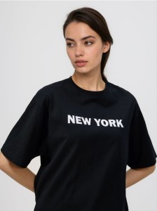 T-shirt z nadrukiem - czarny
