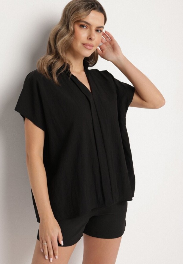 Czarna Nietoperzowa Bluzka Oversize z Wiskozą z Dekoltem w Serek Davilisa