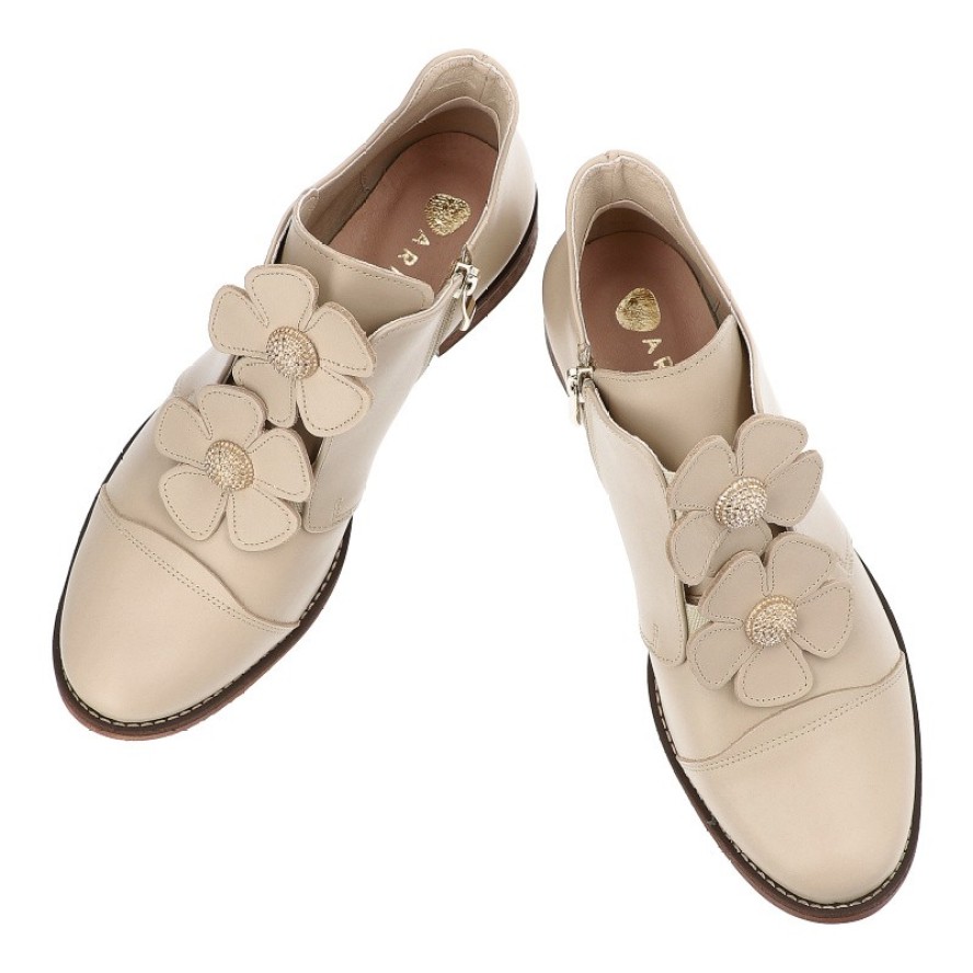 Beżowe Półbuty Armodo Modne Obuwie Damskie Z Kwiatami