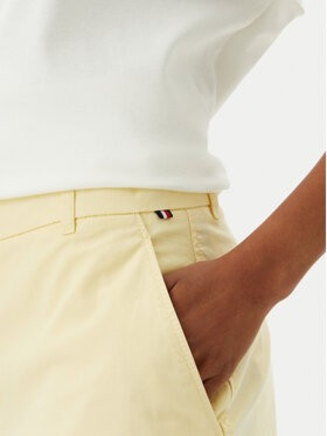 Tommy Hilfiger Szorty materiałowe WW0WW42457 Żółty Regular Fit