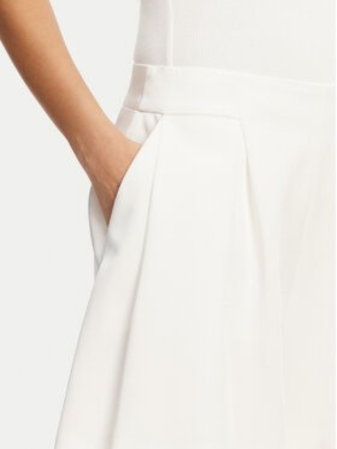 BOSS Szorty materiałowe 50537474 Biały Regular Fit