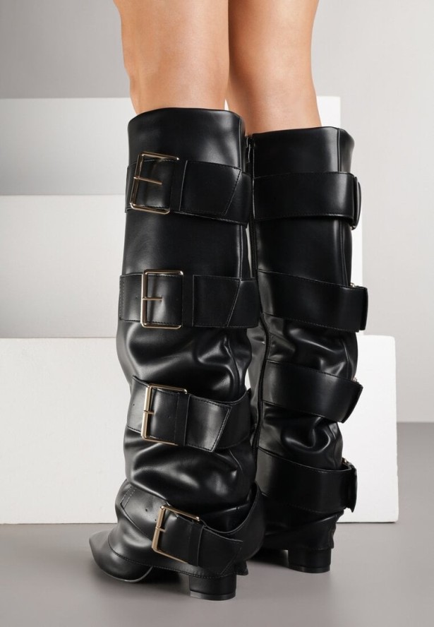 Czarne Marszczone Kozaki na Słupkowym Obcasie Zdobione Sprzączkami Arqellia