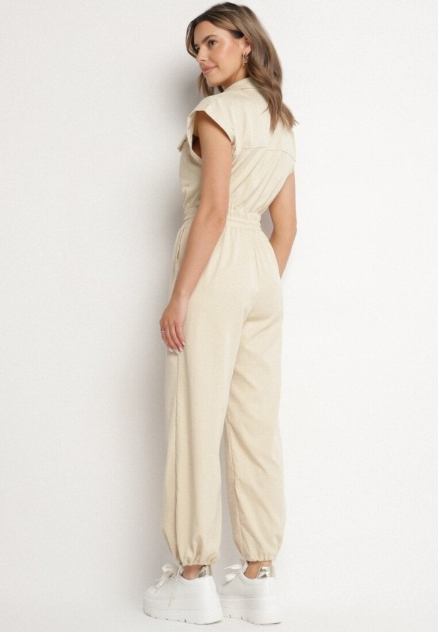 Beżowy Kombinezon na Krótki Rękaw z Kołnierzykiem i Zapięciem na Suwak Kareldi