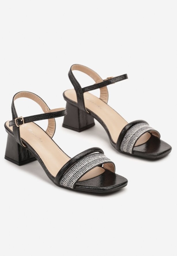 Czarne Sandały na Stożkowym Obcasie z Ozdobnymi Paskami Ndivaya