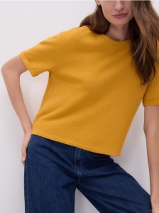 Dzianinowy t-shirt z bawełną - żółty