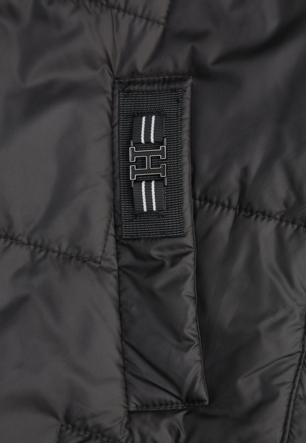 Czarna Pikowana Kamizelka z Kapturem i Sznurkami Imvila