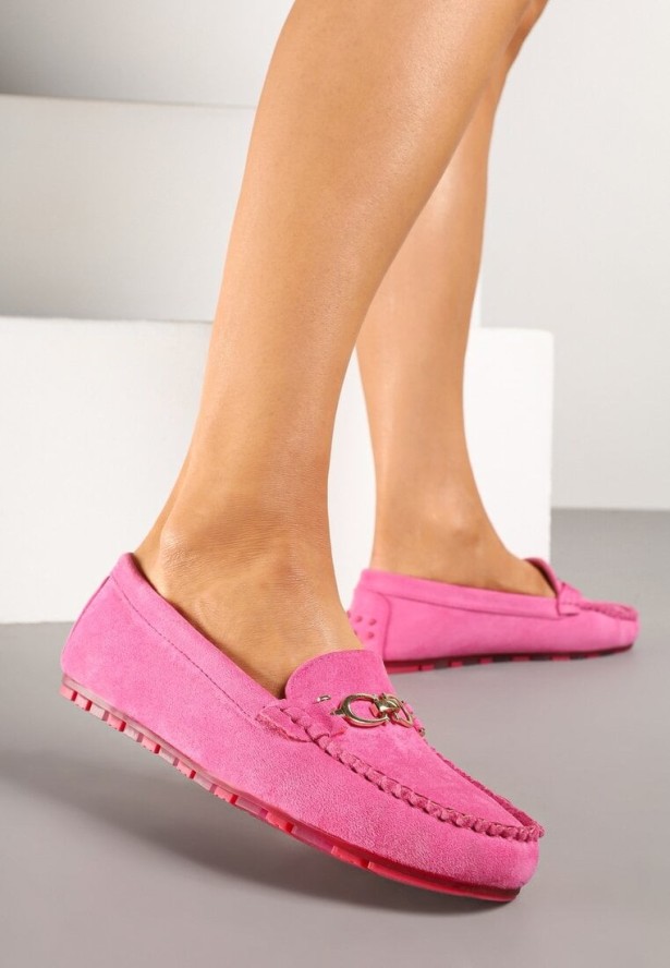 Fuksjowe Mokasyny z Imitacji Zamszu Zdobione Metaliczną Aplikacją Soltewi