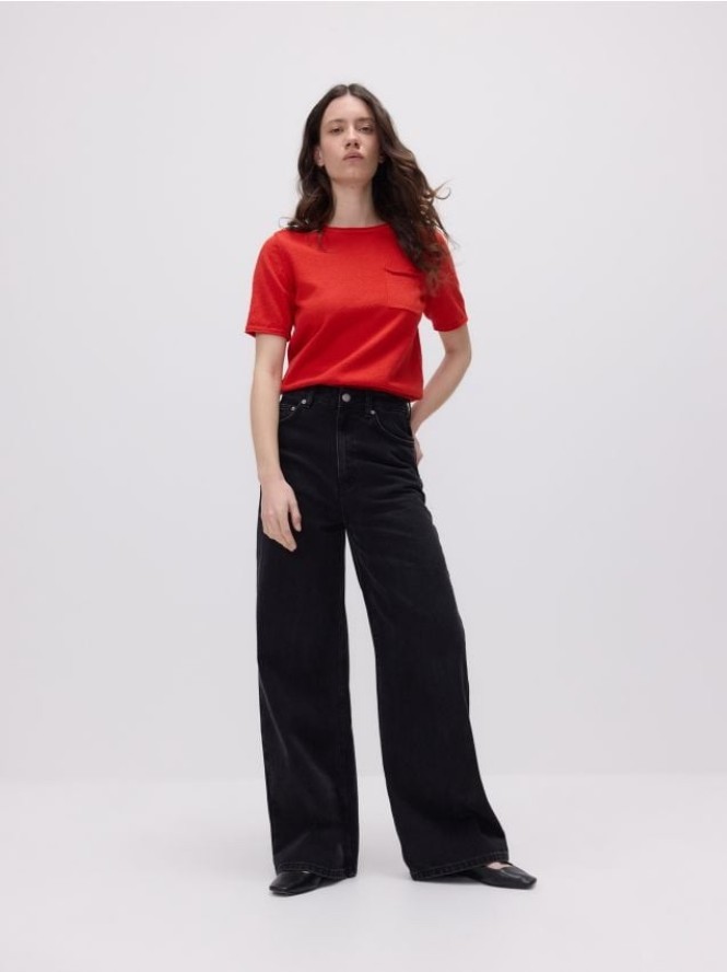 Dzianinowa bluzka z kieszenią - czerwony