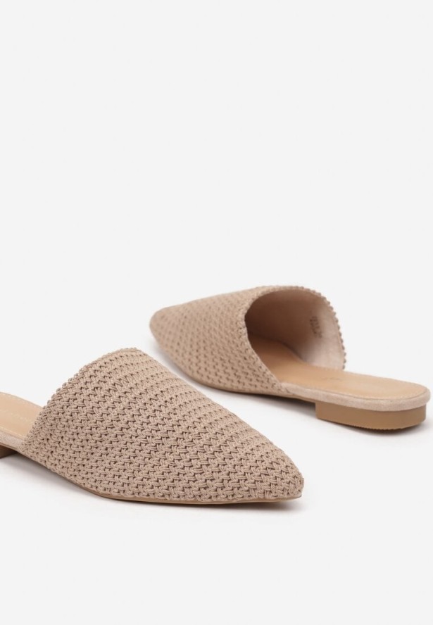 Ciemnobeżowe Klapki Typu Mule z Plecionki ze Szpiczastym Noskiem Alnil