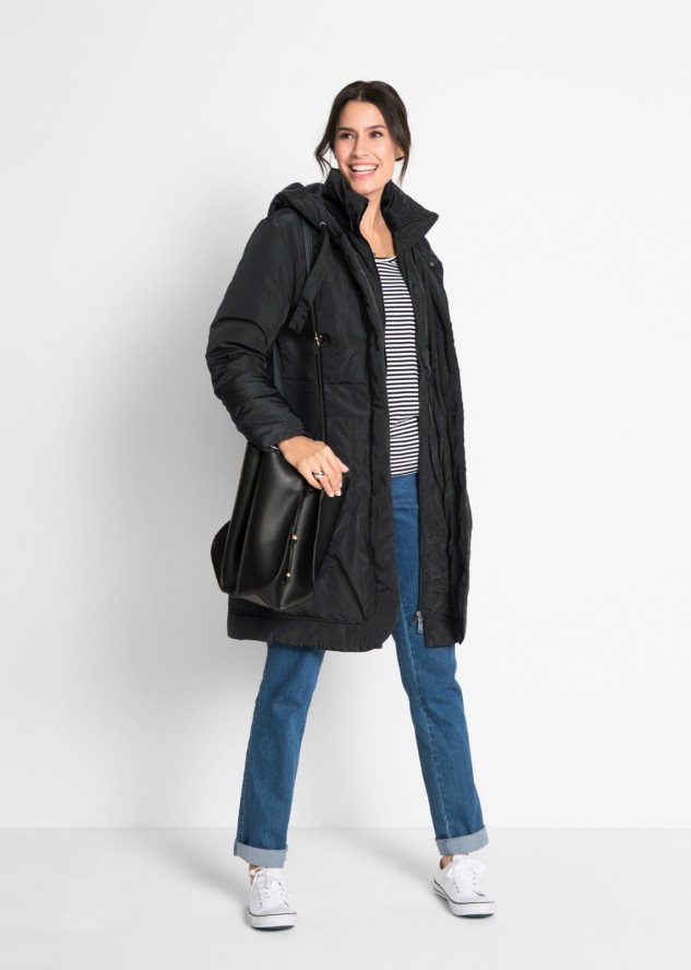 Krótki płaszcz na lekkiej podszewce z kapturem