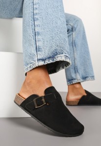 Czarne Klapki Chodaki Ozdobione Paskami z Klamrami Silamia