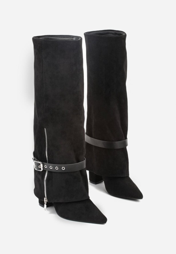 Czarne Kozaki na Obcasie Typu Kowbojki z Wywiniętą Cholewką i Paskiem z Klamrą Uninela