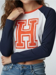 Crop top z długim rękawem raglanowym i nadrukiem - granatowy