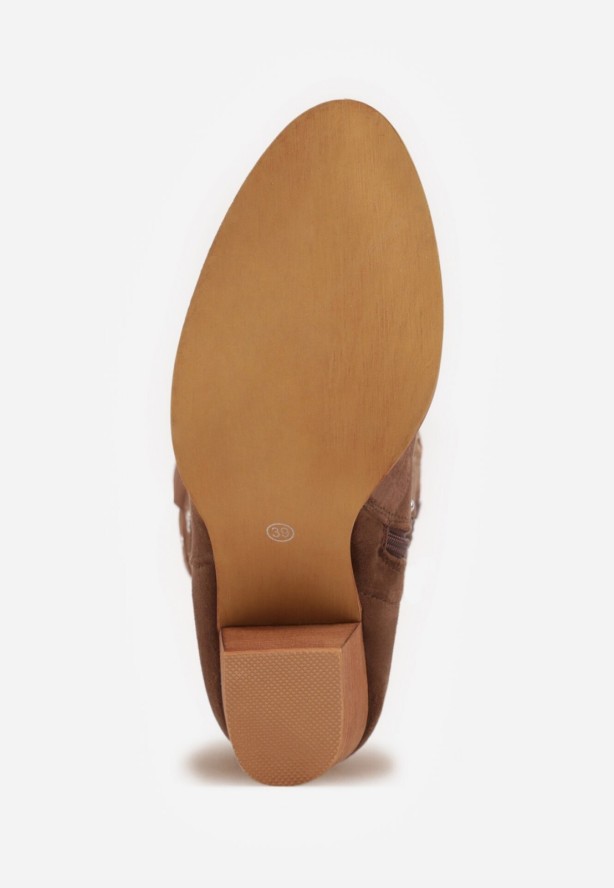 Brązowe Botki Kowbojki VICES na Obcasie z Ażurową Cholewką z Nitami Rienatea